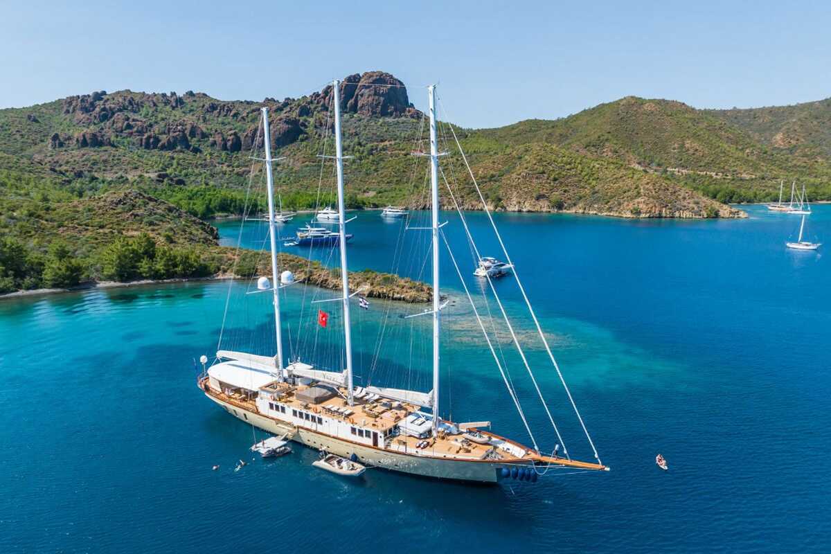 Aegean Yacht YAZZ, 55.98 м