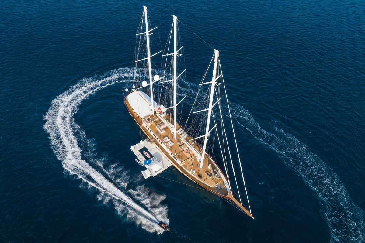 Aegean Yacht YAZZ, 55.98 м