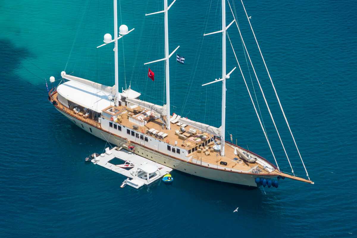 Aegean Yacht YAZZ, 55.98 м