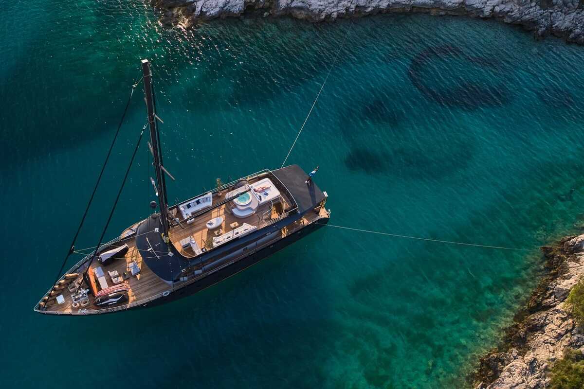 Nujić Nautika RARA AVIS, 33.00 м