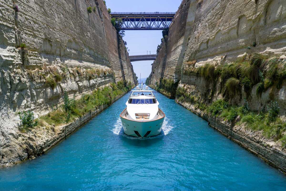 Cantieri FA Custom AQUILA, 37.00 м