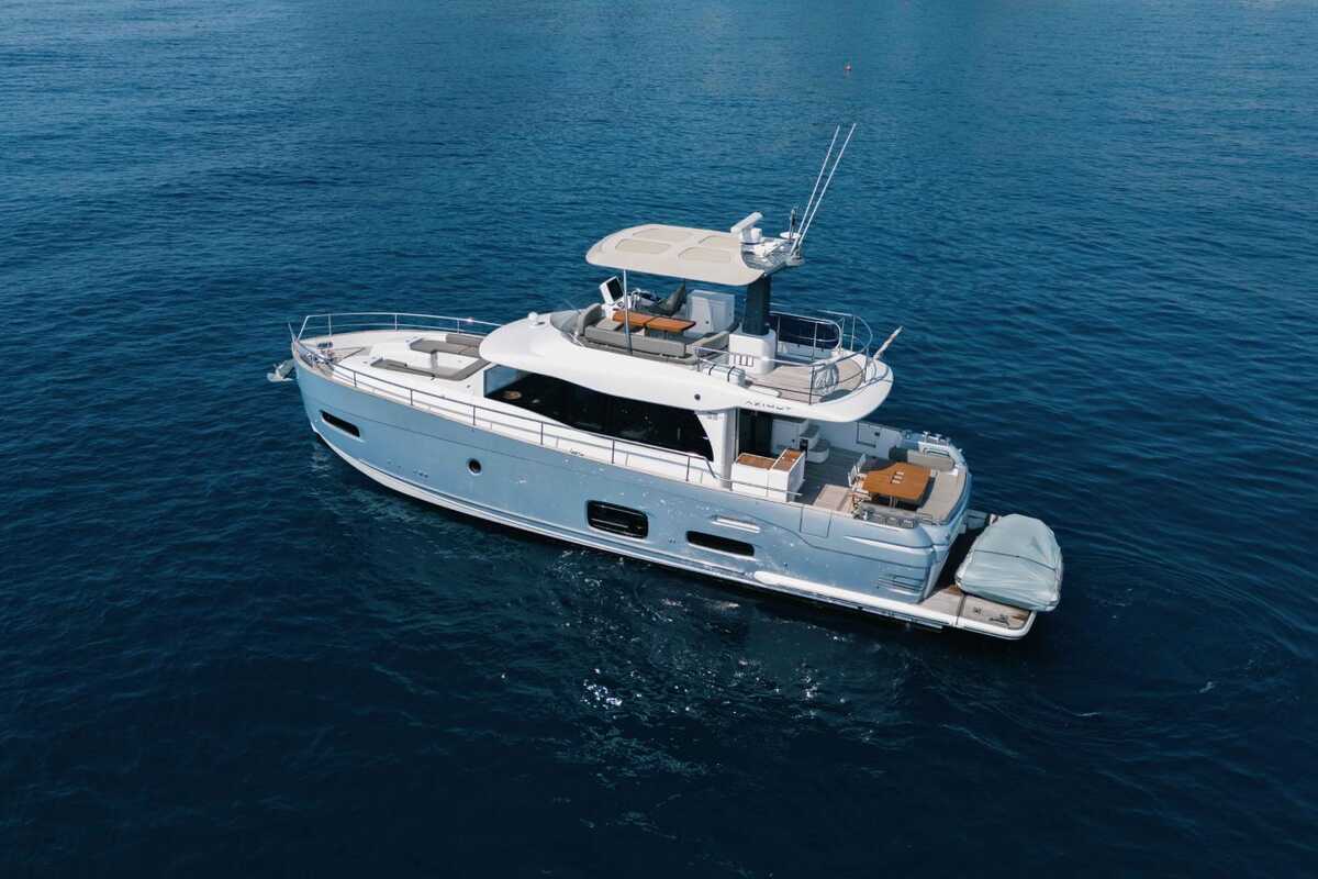 Azimut Magellano 53