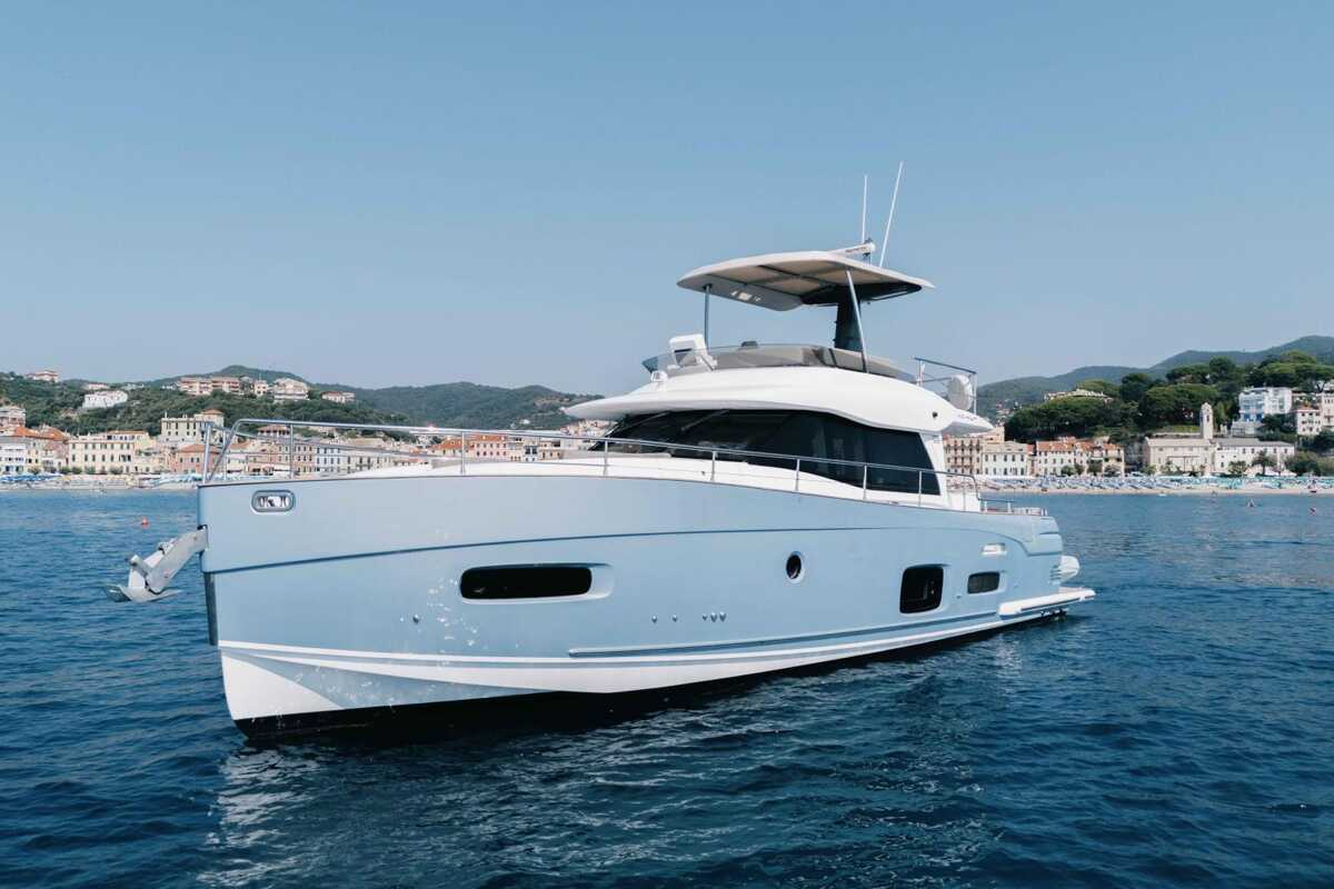 Azimut Magellano 53