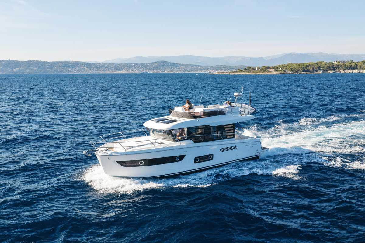 Exterior of the Beneteau Swift Trawler 43 Fly, 4Q/2027, 13.13 m