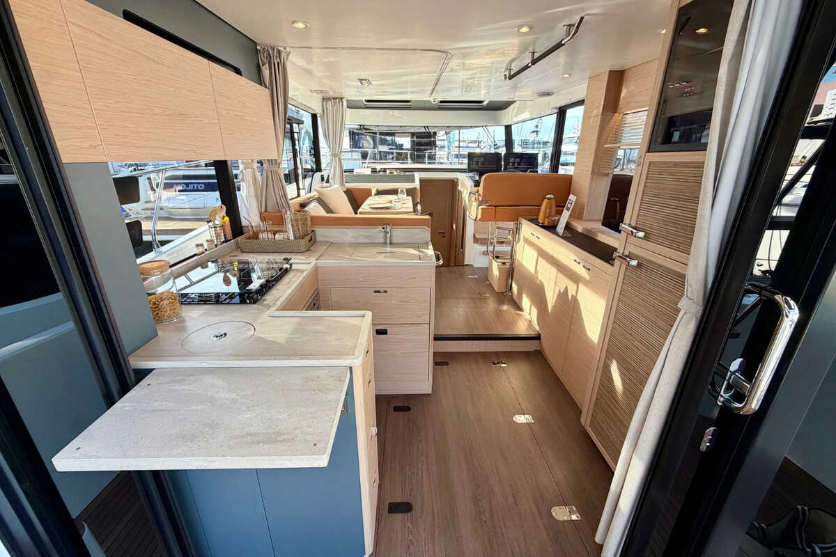 Main salon of the Beneteau Swift Trawler 43 Fly, 4Q/2027, 13.13 m