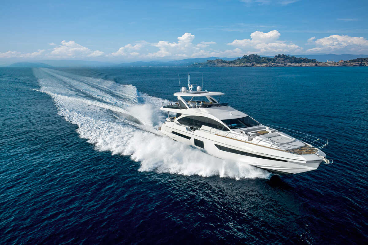 Экстерьер Azimut Grande 25 METRI