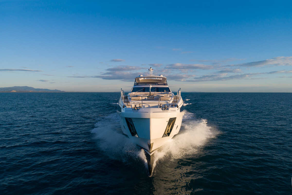 Экстерьер Azimut Grande 32 METRI