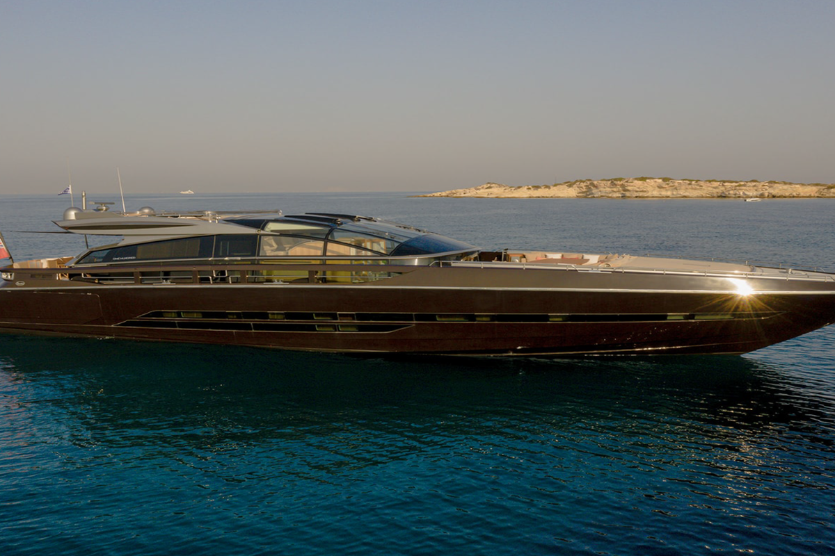 Экстерьер Baia 100 M/Y FAN ONE 2008
