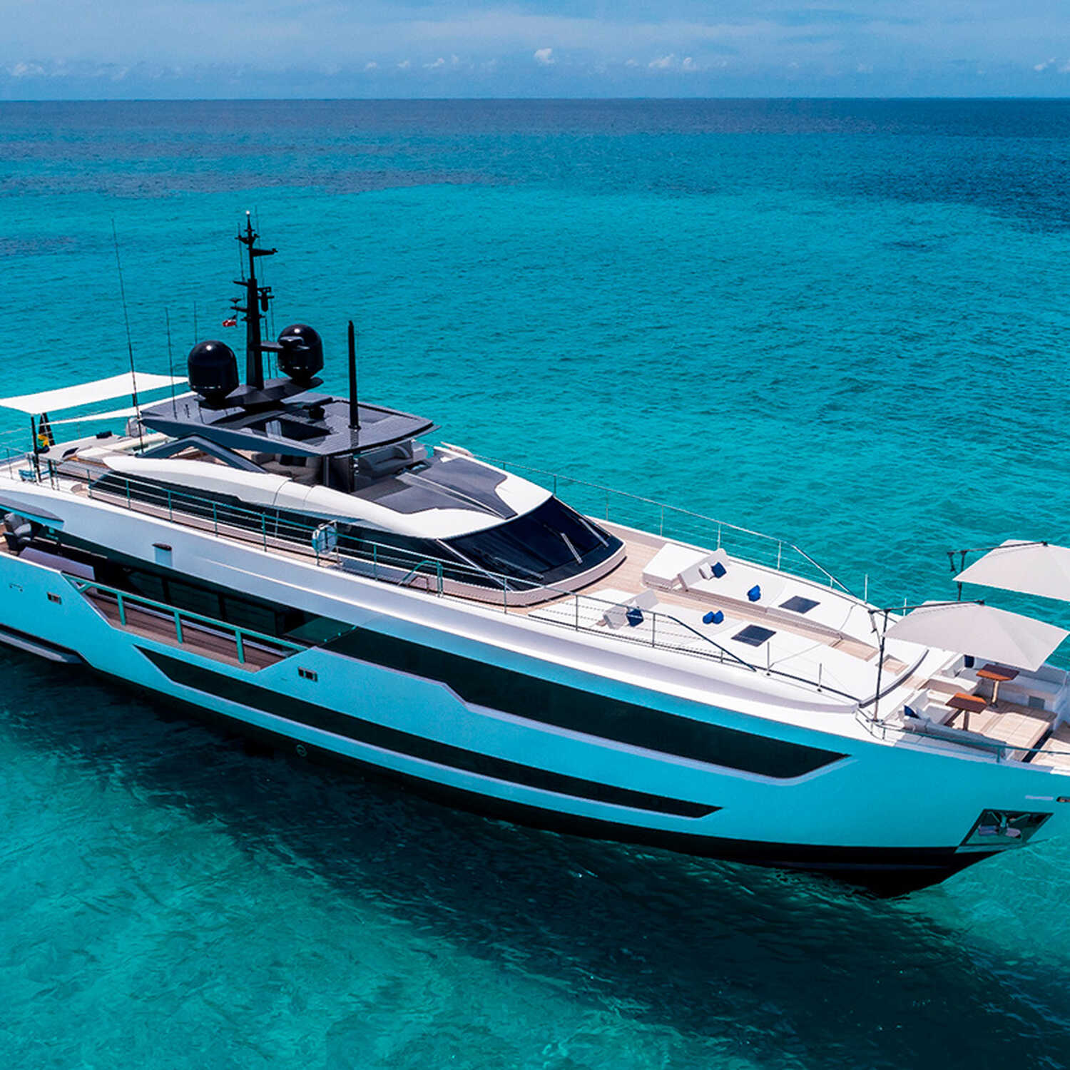 CUSTOM LINE receives recognitions