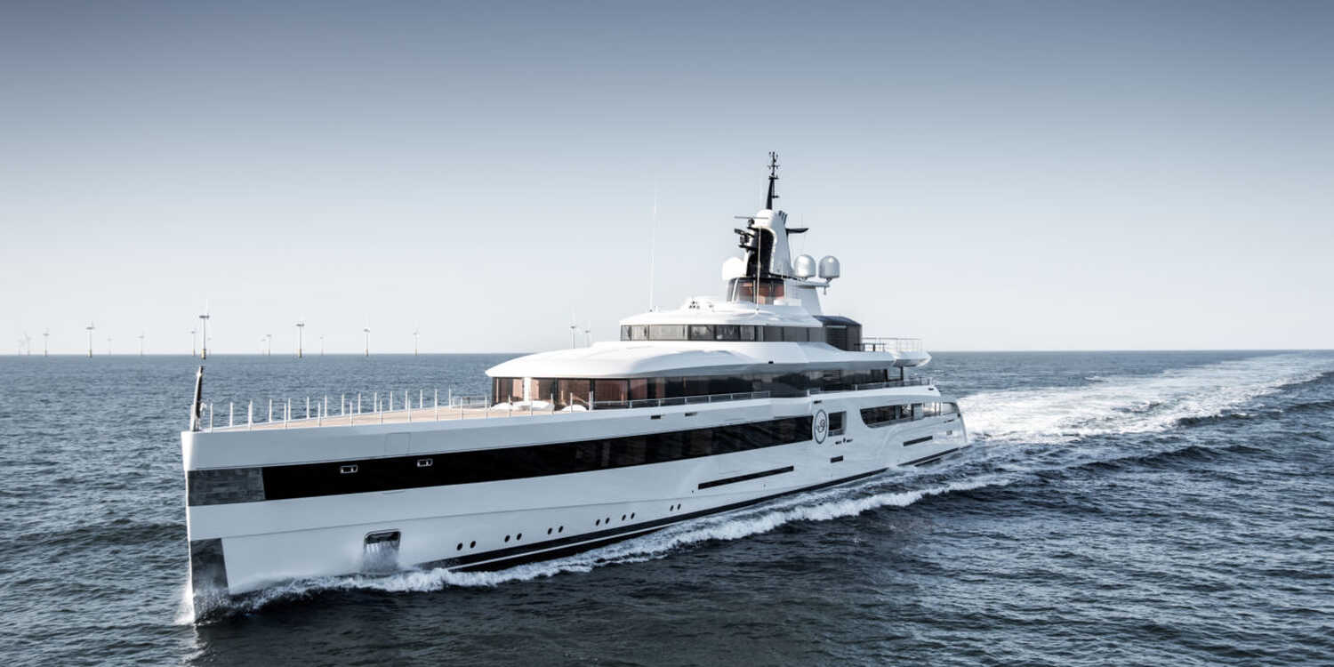Lady S yacht set out for sea trials