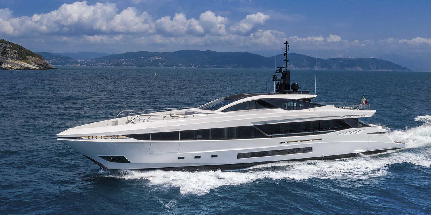 FAST AND LONG-RANGE YACHT: THE NEW MANGUSTA GRAND SPORT 45 SOLD