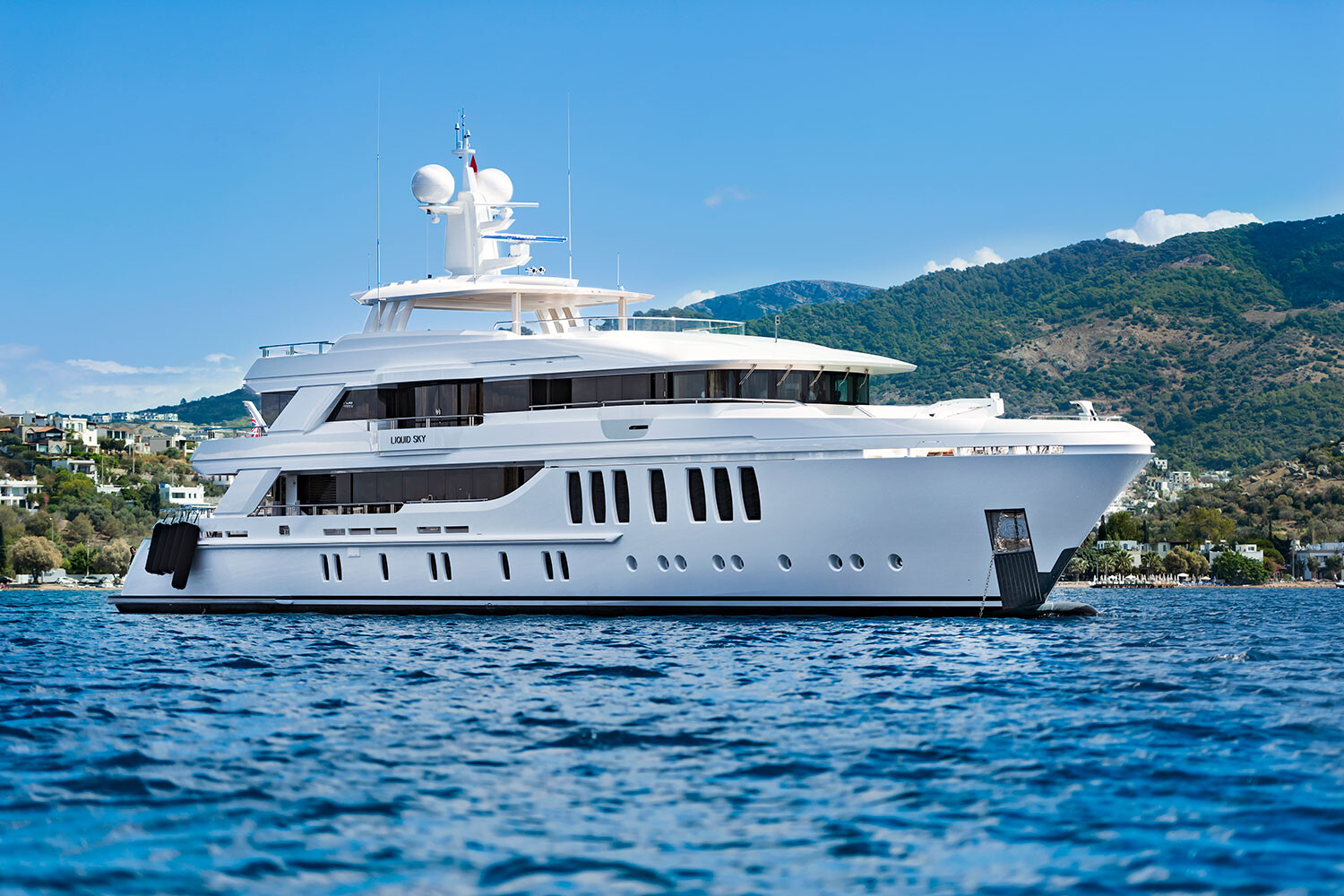 CMB Yachts Liquid Sky, 47m