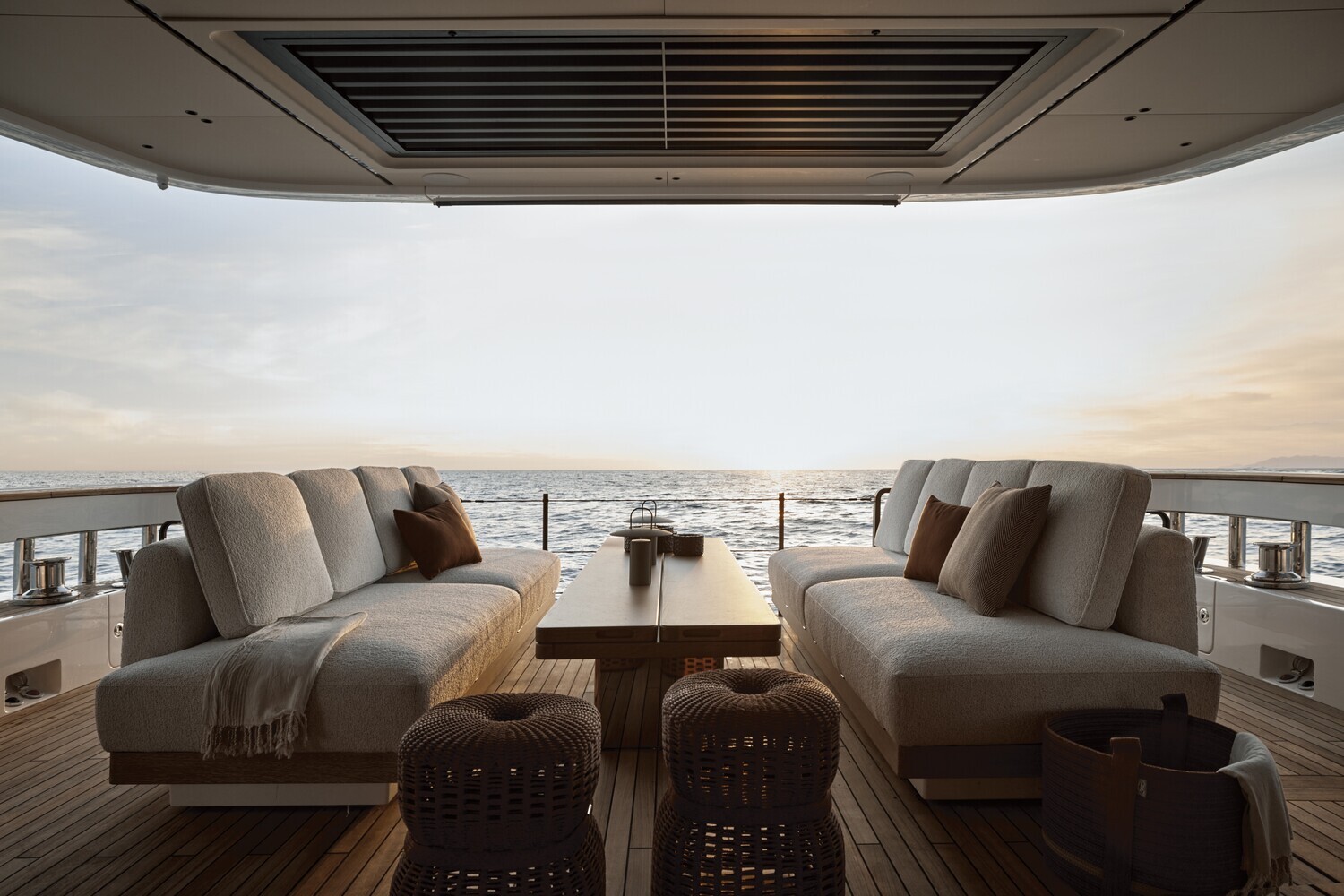 Интерьеры Magellano 27m